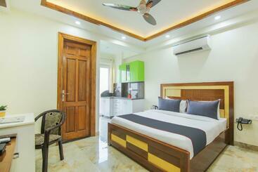هتل Collection O Corporate Suite Near Omaxe Celebration Mall