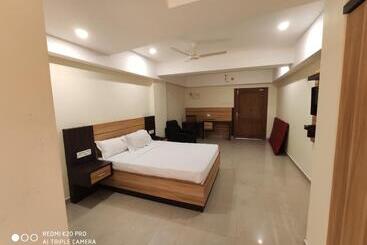 هتل Sree Gokulam Apartments