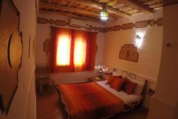 پانسیون Auberge Des Peupliers Café Restaurant