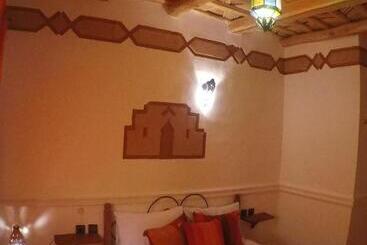 پانسیون Auberge Des Peupliers Café Restaurant