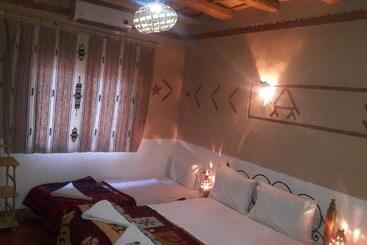 پانسیون Auberge Des Peupliers Café Restaurant