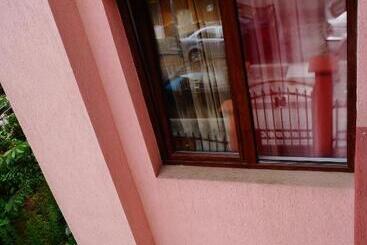 پانسیون Guest House Dara