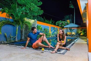پانسیون Tropica Gili Total Body Fit