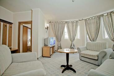 استراحتگاه Atrium Beach Hotel   All Inclusive