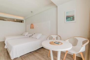 The Ocean Vibes Suites By Casa Paraiso