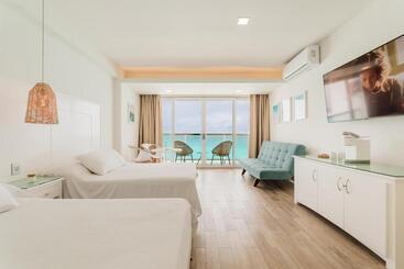 The Ocean Vibes Suites By Casa Paraiso