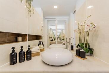 The Ocean Vibes Suites By Casa Paraiso