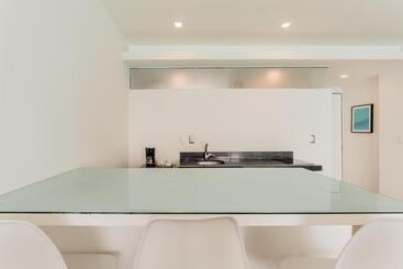 The Ocean Vibes Suites By Casa Paraiso