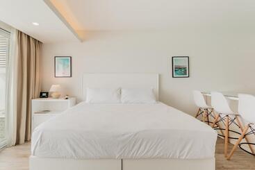 The Ocean Vibes Suites By Casa Paraiso