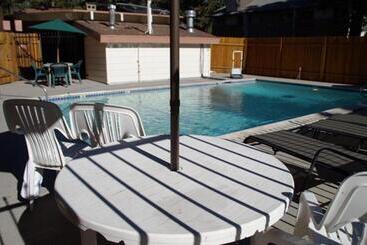 292   Pet Friendly Mammoth Condo Pool Spa
