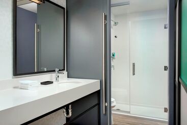 هتل Aloft Wilmington At Coastline Center