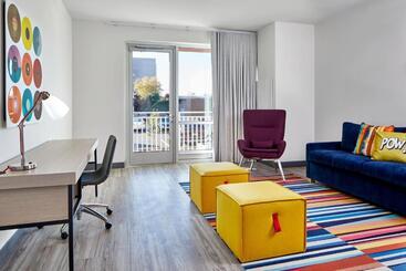 هتل Aloft Wilmington At Coastline Center