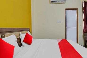 هتل Oyo 82088 Hastinapur Residency Near Jaipur Airport