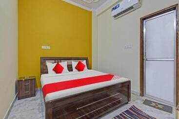 هتل Oyo 82088  Hastinapur Residency Near Jaipur Airport