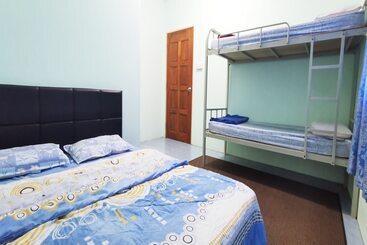 هتل Oyo 90339 Sosodikon Inap Desa