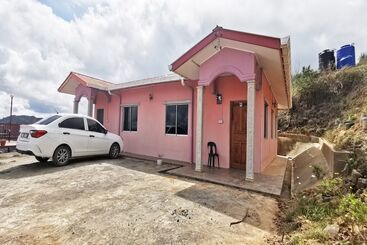 هتل Oyo 90339 Sosodikon Inap Desa