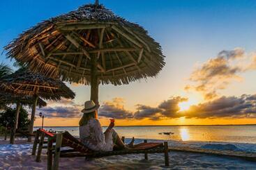 هتل Sansi Kae Beach Resort