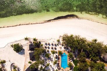 هتل Sansi Kae Beach Resort