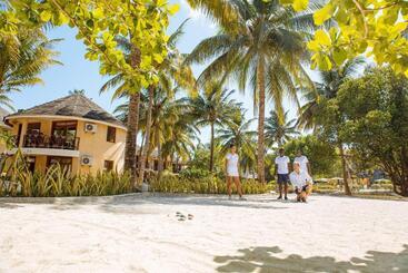 هتل Sansi Kae Beach Resort