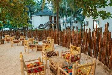 هتل Sansi Kae Beach Resort