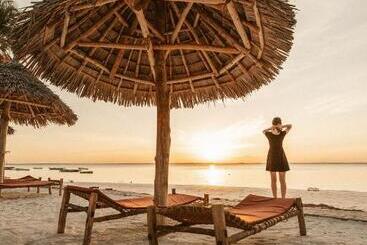 هتل Sansi Kae Beach Resort