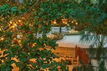 هتل Sansi Kae Beach Resort