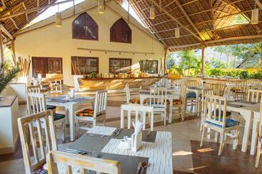 هتل Sansi Kae Beach Resort