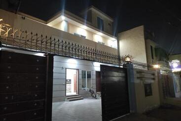 هتل Taj Palace Multan