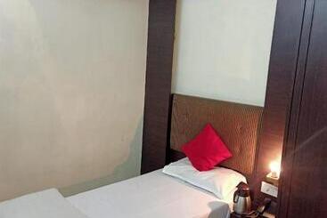 هتل V.i.p. Regency