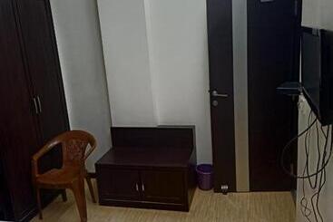 هتل V.i.p. Regency