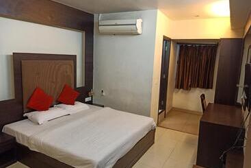 هتل V.i.p. Regency