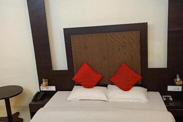هتل V.i.p. Regency