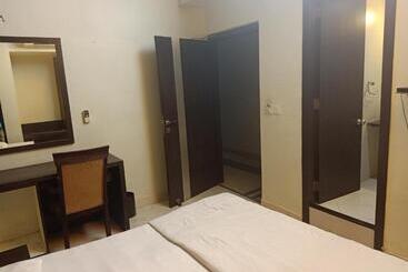 هتل V.i.p. Regency