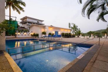 هتل Zone Connect By The Park Calangute