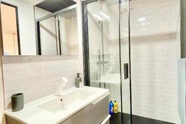 Le Rosacker   Proche Centre Ville Et Gare   Terrasse   Parking Gratuit 2 Places   2 Chambres   2 Sal