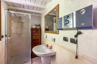 Lobram Castle Apartment Near Lazise