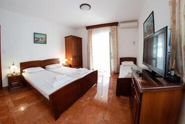 پانسیون Villa Md