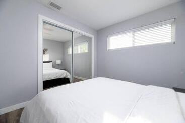 The Palms At Middle River Terrace 4