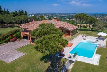 Villa California 6, Emma Villas