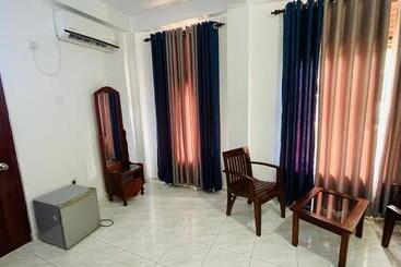تختخواب و صبحانه Sunny Mood Guest House