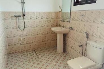 تختخواب و صبحانه Sunny Mood Guest House