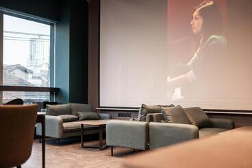 هتل Dayin International Youth Hostel East Nanjing Road & People S Square & The Bund Branch