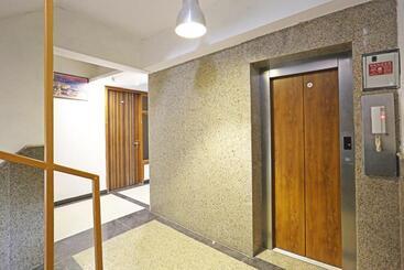 هتل Gl Suites Near Delhi Airport