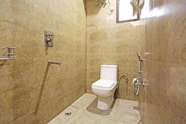 هتل Gl Suites Near Delhi Airport