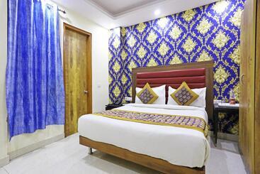 هتل Gl Suites Near Delhi Airport