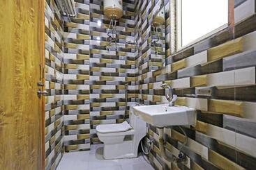 هتل Gl Suites Near Delhi Airport