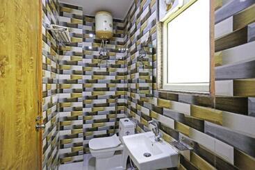 هتل Gl Suites Near Delhi Airport