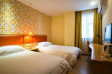 هتل Home Inn Shenyang Tiexi Xiangjiang