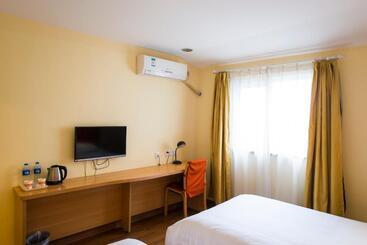 هتل Home Inn Shenyang Tiexi Xiangjiang