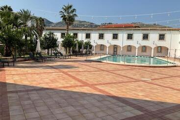 هتل Al Balhara Resort